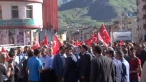 Hakkarililer Ellerinde Türk Bayrakları İl Kalmak İçin Yürüdü