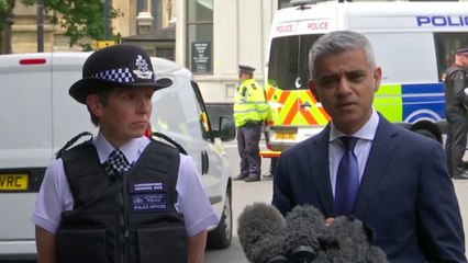 Descargar video: Sadiq Khan says London's police is underfunded and takes dig at Donald Trump