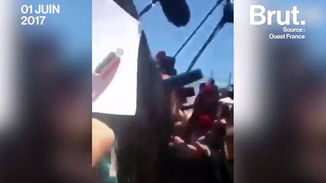 Des lycéens font signer leur mot d'excuse à Emmanuel Macron