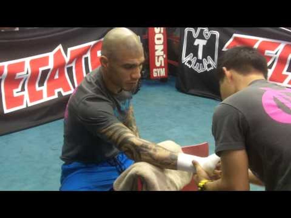 Miguel Cotto Check Out How He Gets His Hands Wrapped - esnews boxing