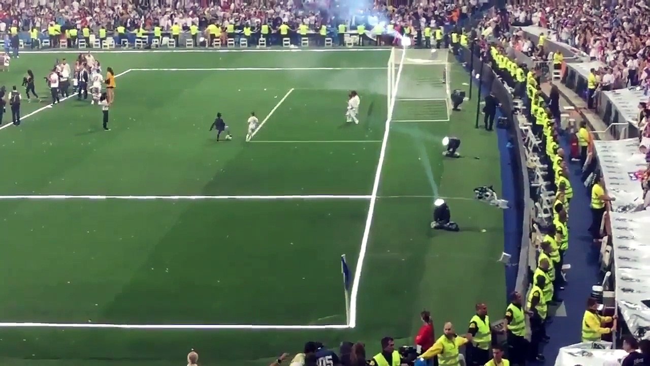 À 6 ans, le fils de Cristiano Ronaldo marque un but somptueux à Bernabeu