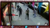 Sujeto arremete a bastonazos contra un anciano de 92 años en plena calle-Primer Impacto-Video