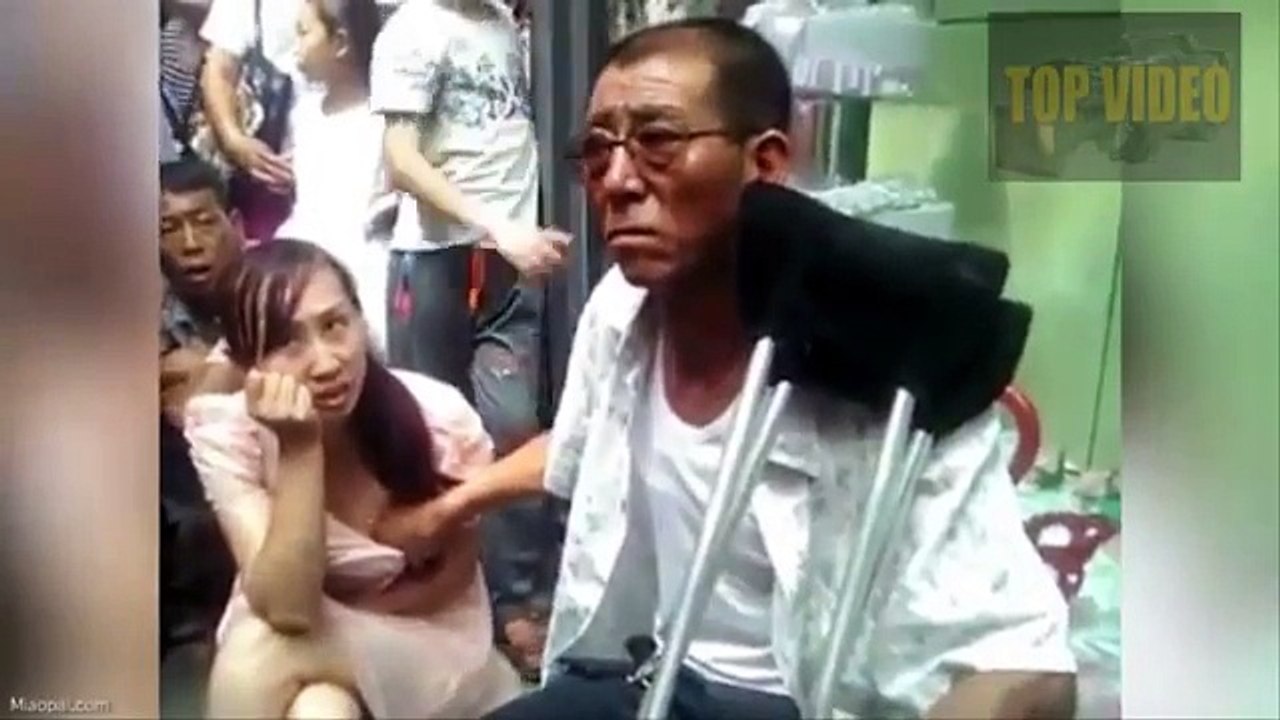 102.Modus, Kakek Ini Meramal Masa Depan Wanita Dengan Menyentuh Bagian Dadanya