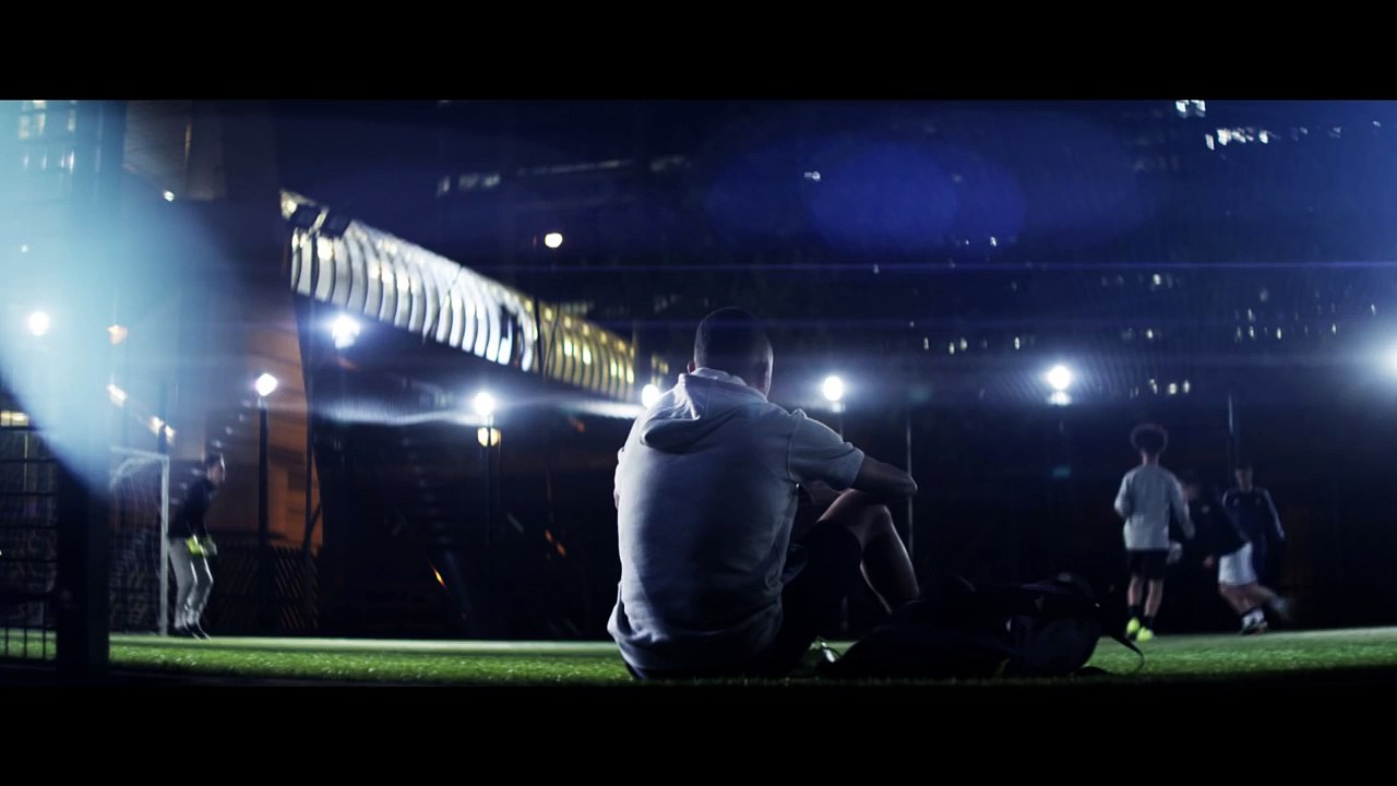 90.Create Your Own Game feat. Messi, Bale, James, Özil, Müller, Rubio