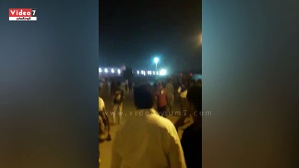 بالفيديو..مناوشات بين مواطنين وقوات الأمن فى محيط قسم شرطة النهضة