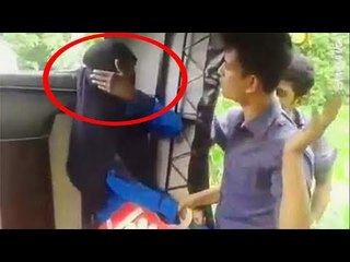 অটোরিকশা থামিয়ে তরুণীকে রাস্তায় ফেলে মারধর! কিন্তু কেন- দেখুন একবার !