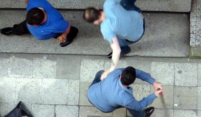 İki esnafın sopalı kavgası kamerada