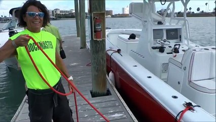 Ancien cowboy, il attache ce noeud du bateau avec une grande facilité