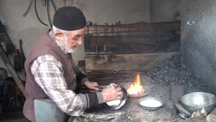 Kalay Ustası Yaşlı Adamın 200 Derece Sıcaklıkta Ramazan Mesasi
