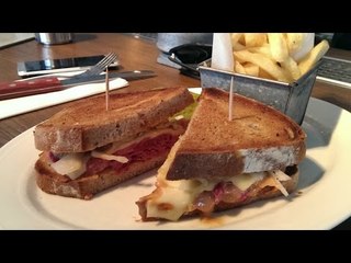 Prepare un Deliciso Sandwich Reuben de Hongos y Carne