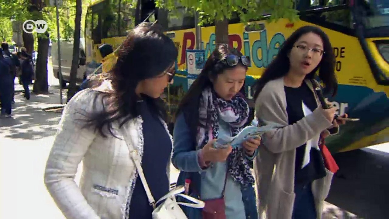 Tour Budapest on an amphibious bus | DW English