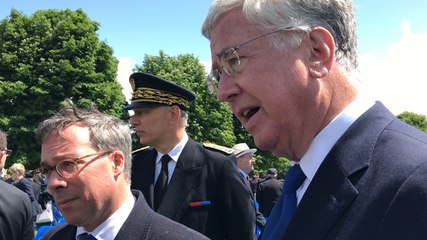 Cérémonie du D-Day au cimetière britannique