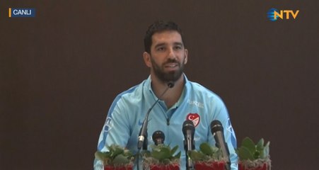 Gazeteciye Saldıran Arda Turan, Milli Takım'ı Bıraktı