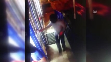Markete Yapılan Saldırı Güvenlik Kamerasında