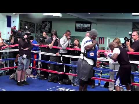 Jamie Foxx Floyd Mayweather Is Single Handedly Keeping Boxing Alive - esnews