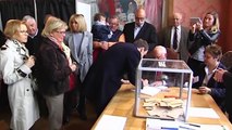 Elections législatives : Michel Sardou appelle à voter Emmanuel Macron