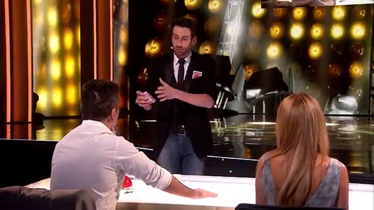 Top  Magcian in the world must see his Magic Owsome