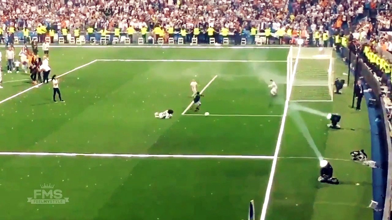 Cristiano Ronaldo Jr humilie ses potes sur la pelouse de Santiago Bernabeu !