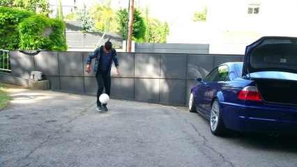 neymar-jr-vs-ronaldo-epic-football-trickshot-duel-1-raiseit