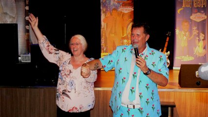Loes Janssen-Schaap viert 65 jarige verjaardag in de Flamingo met groot feest / Hoogvliet 2017