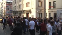 Kadıköy'de Nuriye Gülmen ve Semih Özakça'ya Destek Eylemi
