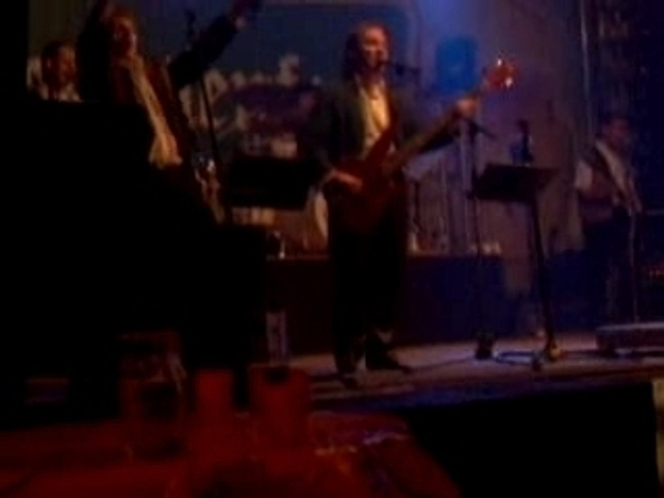 Knutschbärlied-Hey,Wir wollen die Knutschbärn sehn.