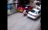 8 Chinese Police vs 1 Crazed Driver