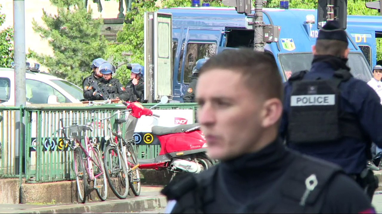 Mutmaßlicher Islamist greift Polizisten in Paris an