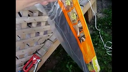 Recycle and Old Pallet by making a Wooden Pallet Garden