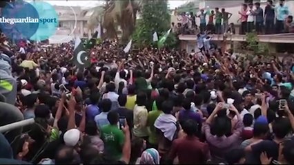 Sarfraz Ahmed receives hero's welcome on return to Karachi