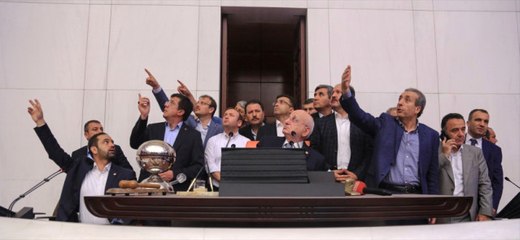 CHP'lilerden Meclis Başkanı'na "15 Temmuz Albümünde Neden Biz Yokuz?'' Sitemi