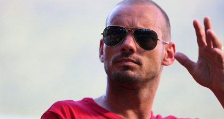 Galatasaray'dan Ayrılan Sabri, Sneijder'i Uğurladı