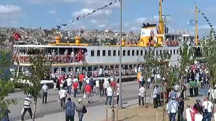 Vatandaşlar Deniz Yoluyla 15 Temmuz Şehitler Köprüsüne Hareket Etti