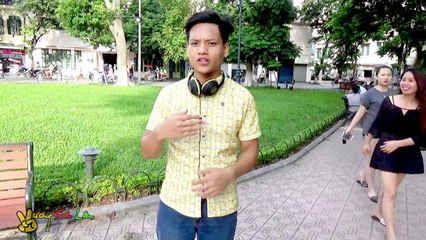 Vương Sơn Lâm - Troll giả điên ra đường ôm người lạ! (A Hug Crazy PRANK)