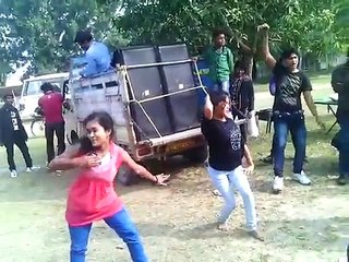 Roser kotha koia amay kodin ghurabi Indian village dance(360p)