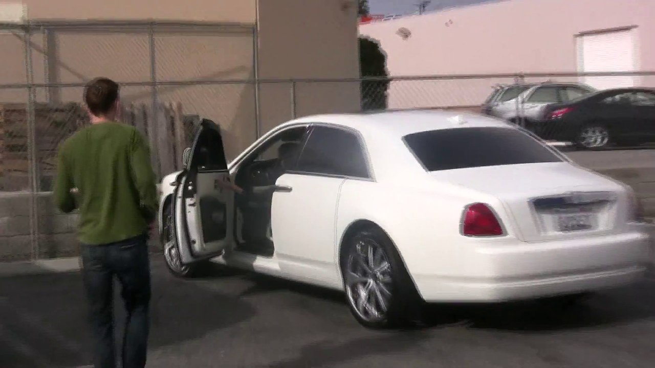 Kim Kardashian Arrives To Hollywood Studio [2011]