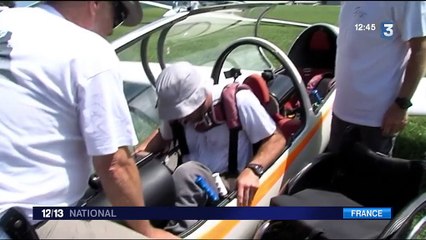 Isère: des personnes en situation de handicap passent leur brevet de pilotage