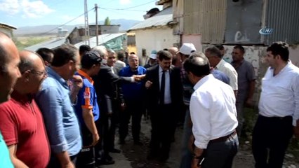 Erzincan'da Otlardan Çıkan Yangın 9 Evi Kül Etti
