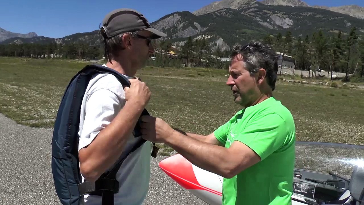 Ubaye : Des baptêmes moitié prix lors de ce week-end portes ouvertes à l'aérodrome de St Pons