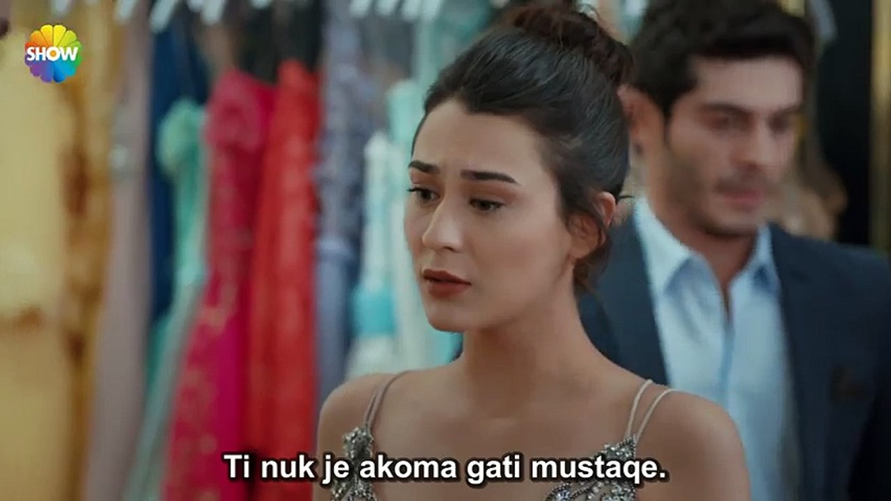 Dashuria nuk njeh fjal 111