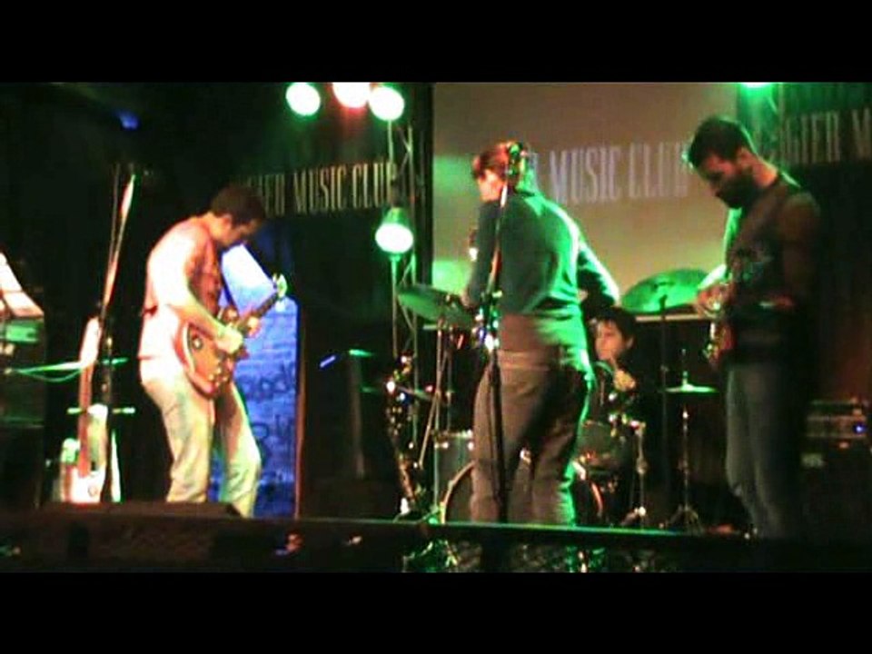 PAGO MINIMO VIDEO DIRIGIDO POR DANDY CANDY.