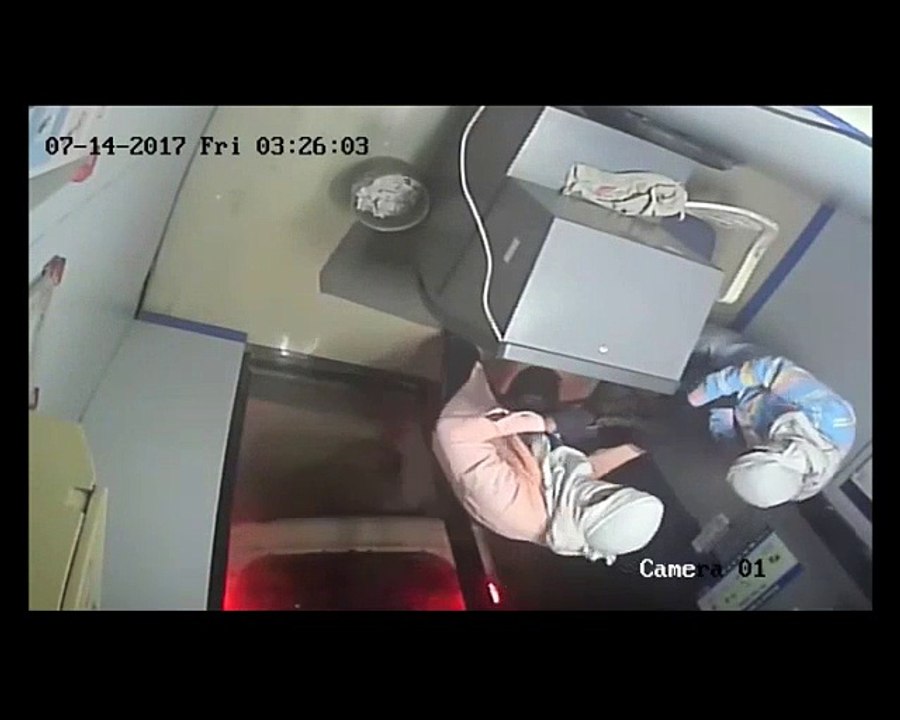 ATM thieves live, tying to take away the ATM with 40 lakh cash