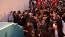 Başbakan Yıldırım Vatandaşları Selamladı