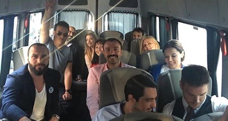 Ünlüler Minibüse Atlayıp Anma İçin 15 Temmuz Şehitler Köprüsü'ne Gitti