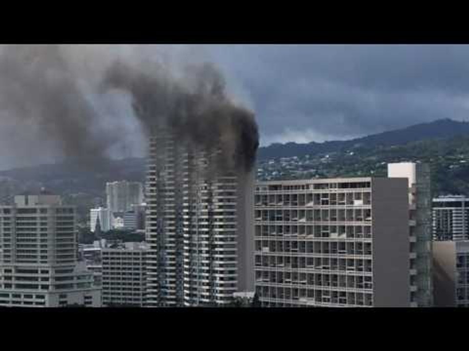 Dark Smoke Billows From Deadly High-Rise Fire in Hawaii