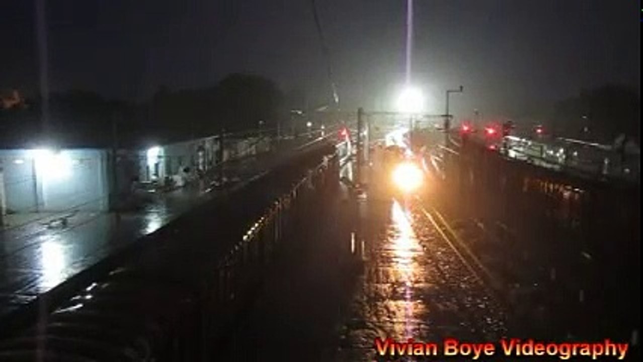 Gaya Junction : Arrival of 12314 Down Sealdah Rajdhani Express