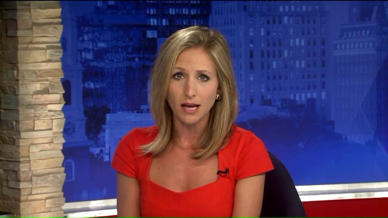 Woman Accused of Abandoning Newborn Outside Grocery Store Turns Herself In