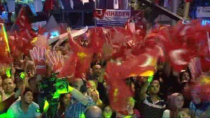 15 Temmuz'un Yıl Dönümünde Binler Esenler'de Demokrasi Nöbetine Katıldı