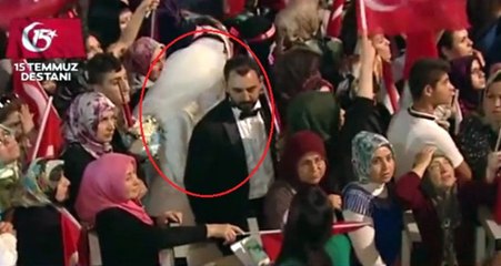 Düğünlerinden Çıkıp Gelinlik ve Damatlıkla 15 Temmuz Etkinliğine Katıldılar
