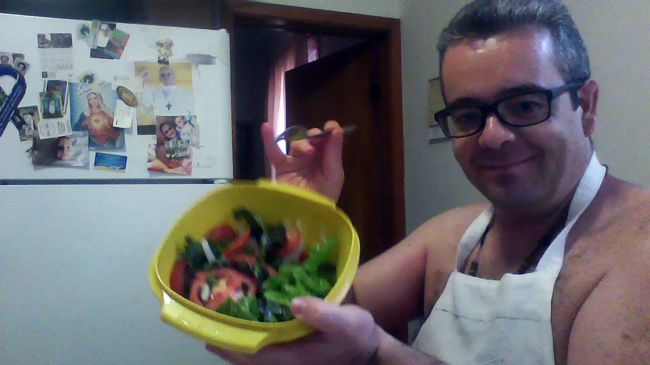 Prego e salada
